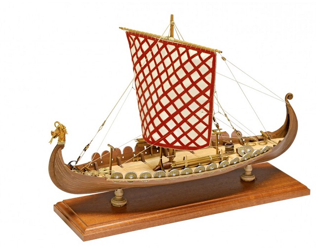 VIKINGSKÁ LOĎ